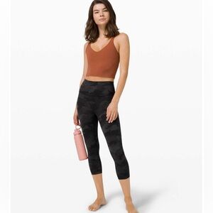 🍋 Lululemon “Wunder Under CROP (High-Rise) *Full-On Luxtreme 21" 🍋 EUC {Sz: 6}
